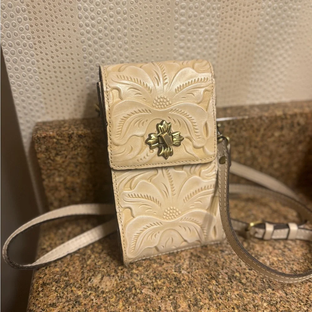 Patricia Nash Cancella Hand Tooled Leather Elegant Cream Crossbody Bag NWOT Bone